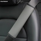 Capa de cinto de segurança prata instalado no carro, para segurança e estilo
