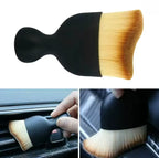 Escova de limpar carro em ação em várias partes internas do carro