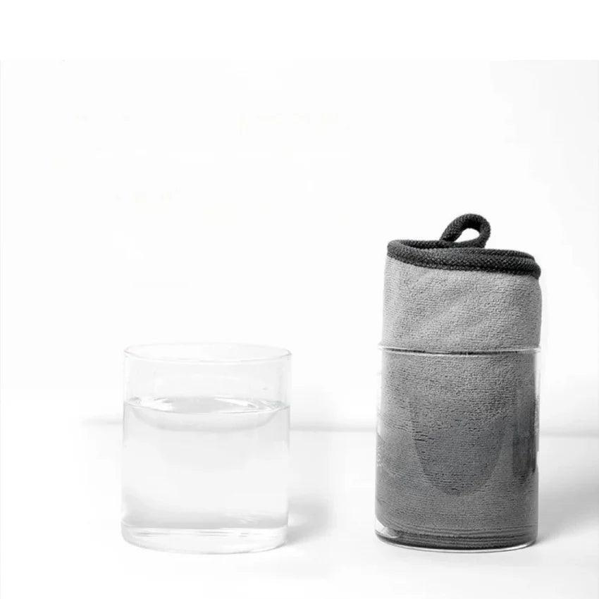 Pano de microfibra macio para carro, remove sujeira e mantém brilho da pintura