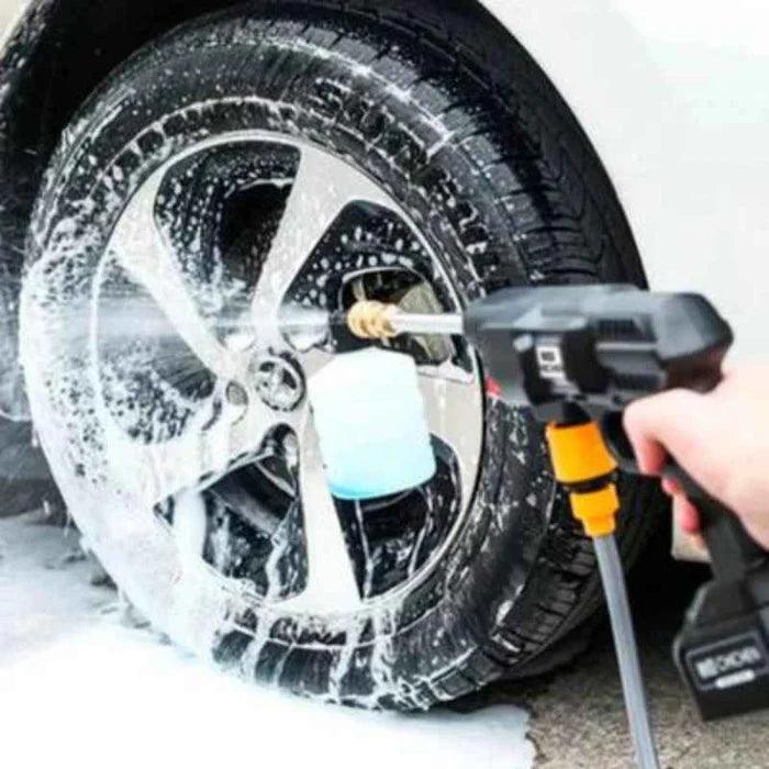Limpeza eficiente da roda do carro com pistola de alta pressão 
