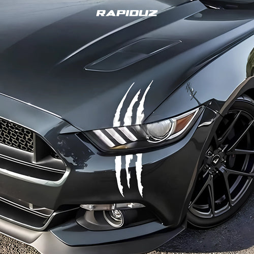 adesivo automotivo de cicatriz na cor branca colado no carro