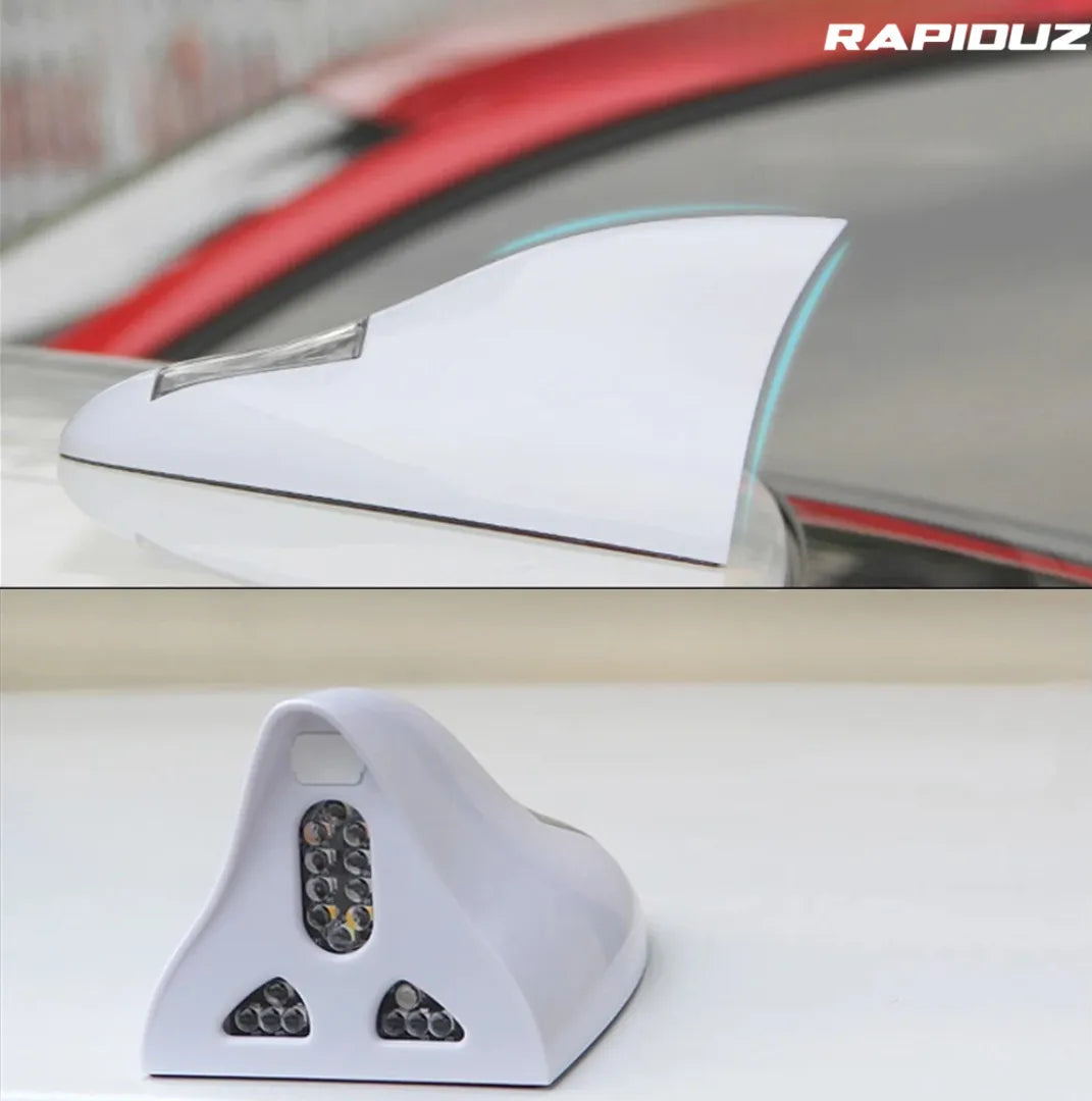 imagem mostra a antena de tubarão para carro instalada no carro