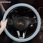 capa de volante em couro azul claro  realçando o visual e conforto no carro