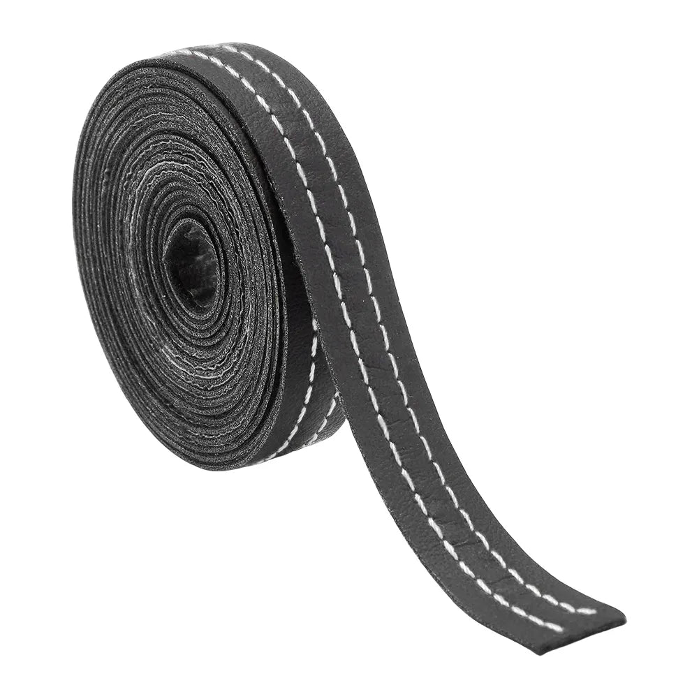 Fita decorativa branca para carro, ideal para personalização com estilo esportivo.