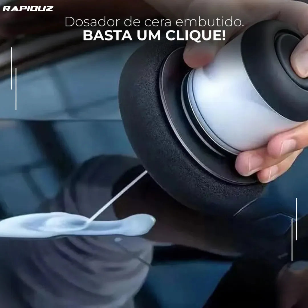 Com um toque no topo da máquina de polir, a cera é liberada automaticamente em seu carro